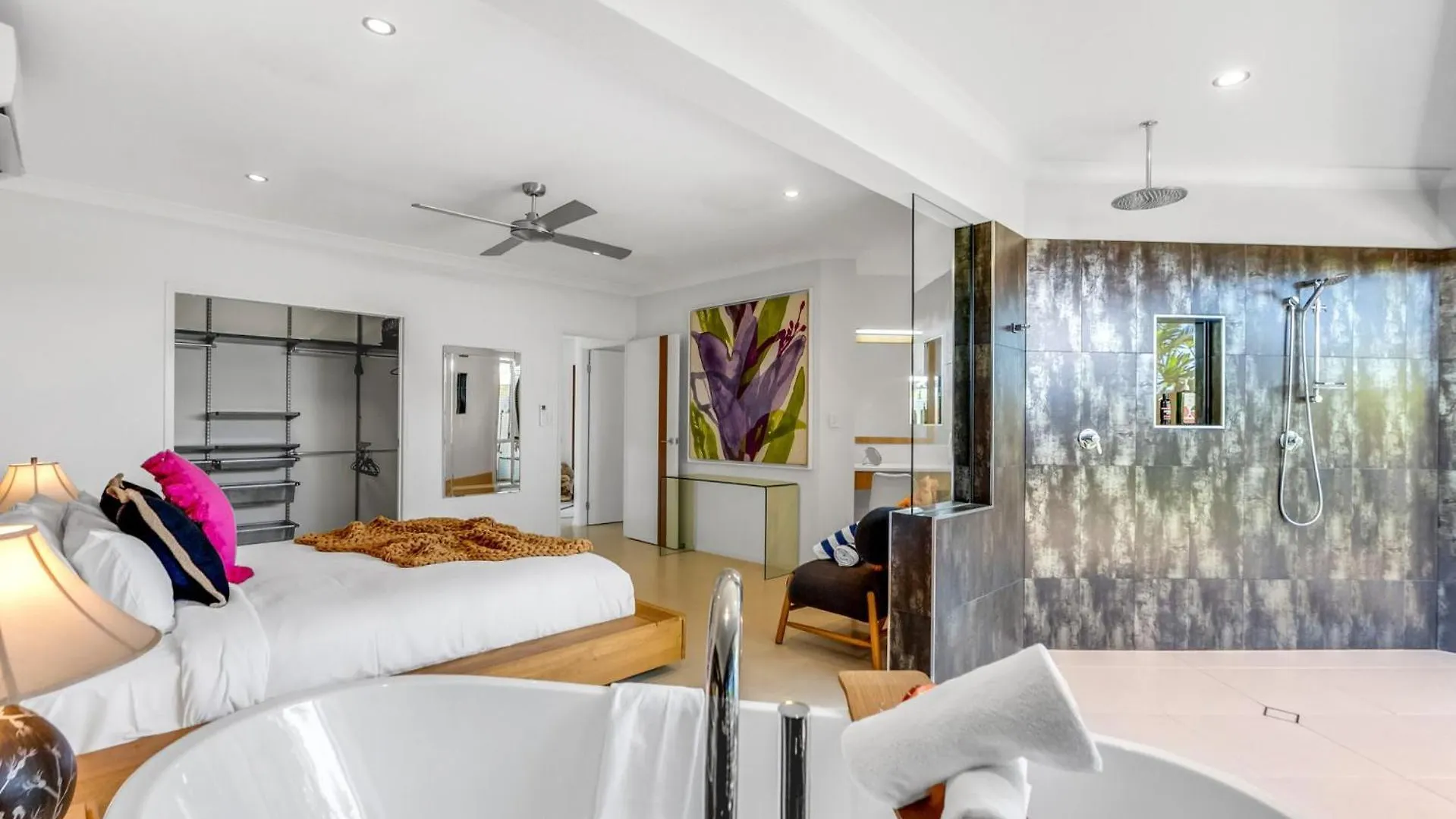 Belle Escapes Chillandos Villa Smithfield Australia
