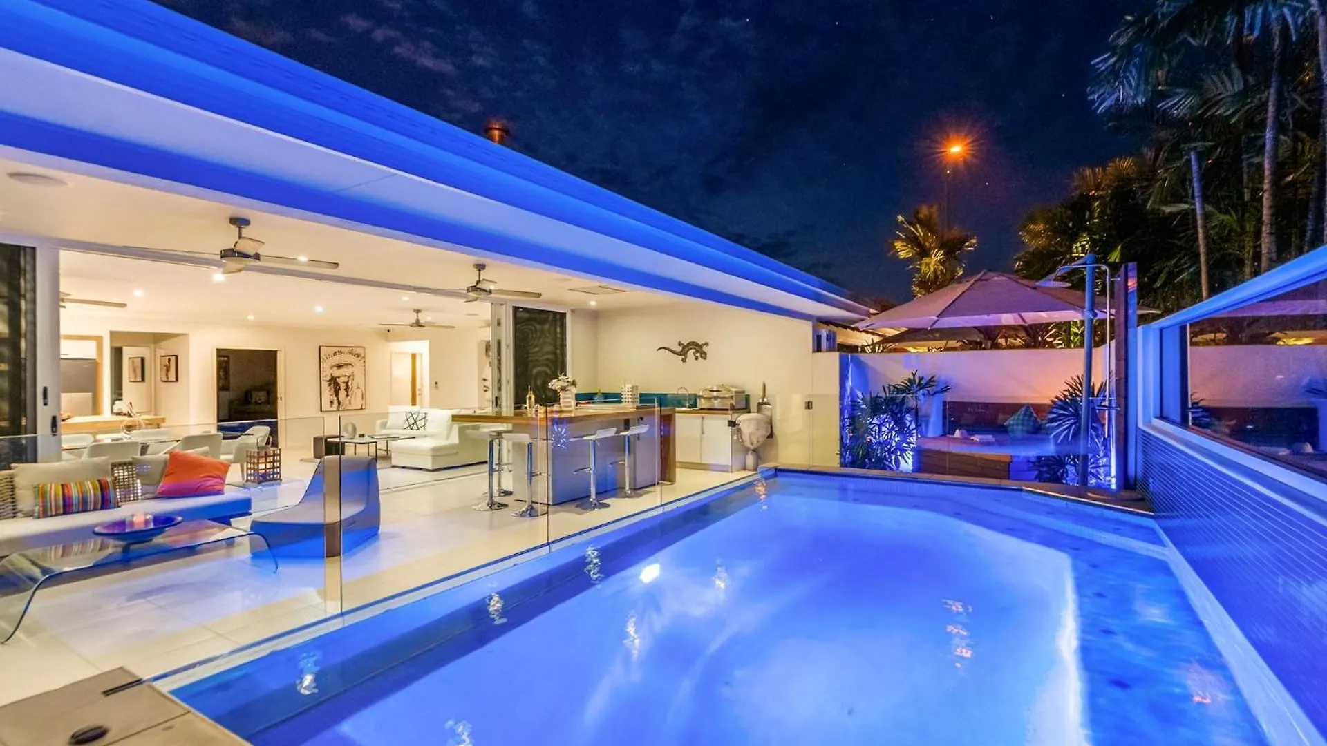 Holiday home Belle Escapes Chillandos Villa Smithfield Australia